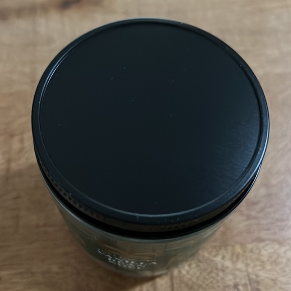 Vanilla Bean Noel Single Wick Candle, NWT - Picture 2 of 5